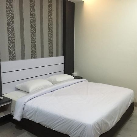 Redlink Hotel Batam Екстер'єр фото