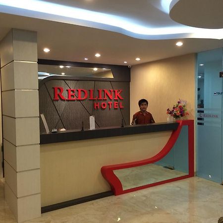 Redlink Hotel Batam Екстер'єр фото