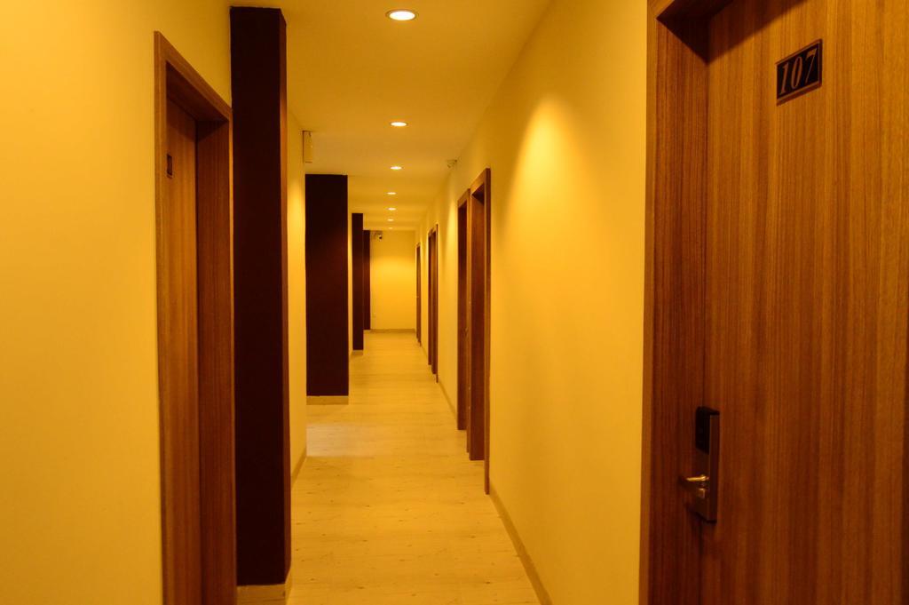 Redlink Hotel Batam Екстер'єр фото