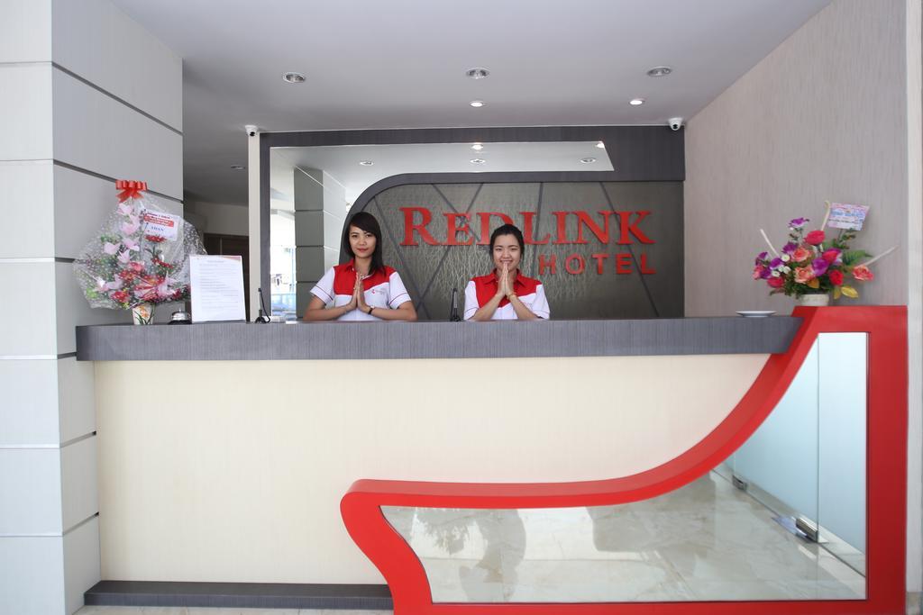 Redlink Hotel Batam Екстер'єр фото