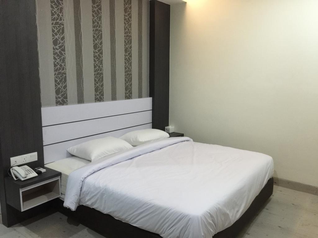 Redlink Hotel Batam Екстер'єр фото