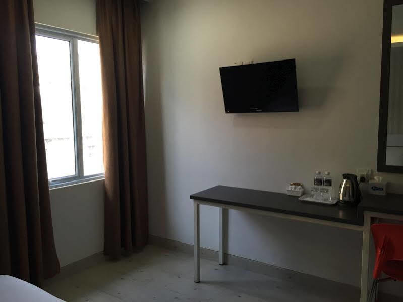 Redlink Hotel Batam Екстер'єр фото