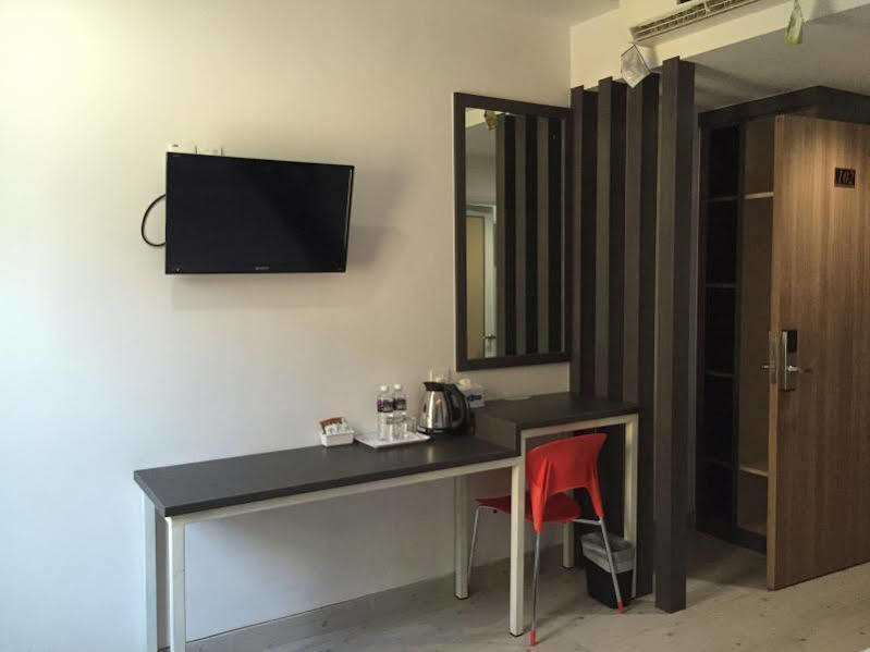 Redlink Hotel Batam Екстер'єр фото