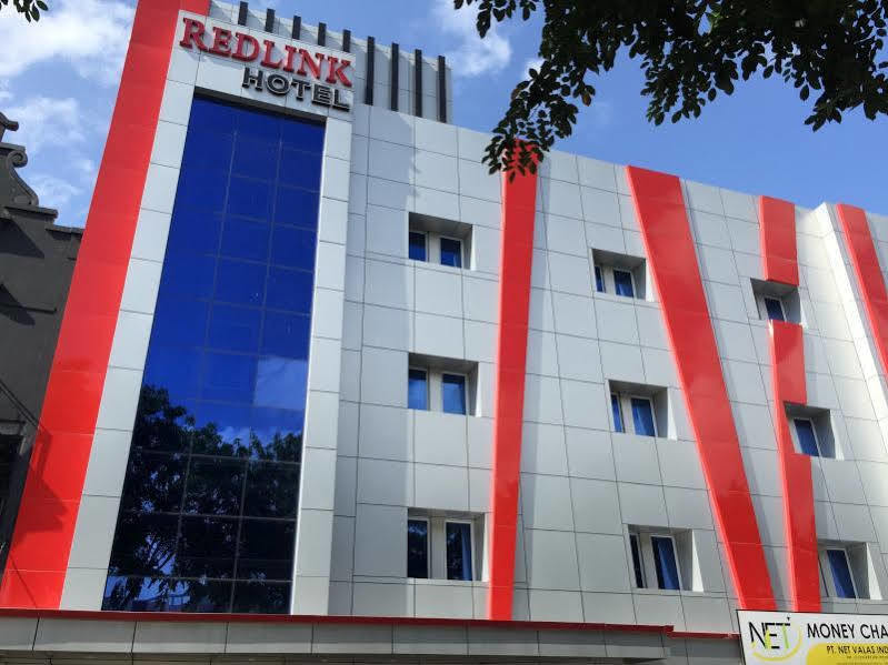 Redlink Hotel Batam Екстер'єр фото